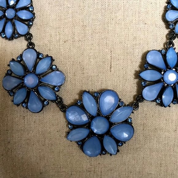 Forever 21 Statement Necklace Blue - Picture 2 of 3